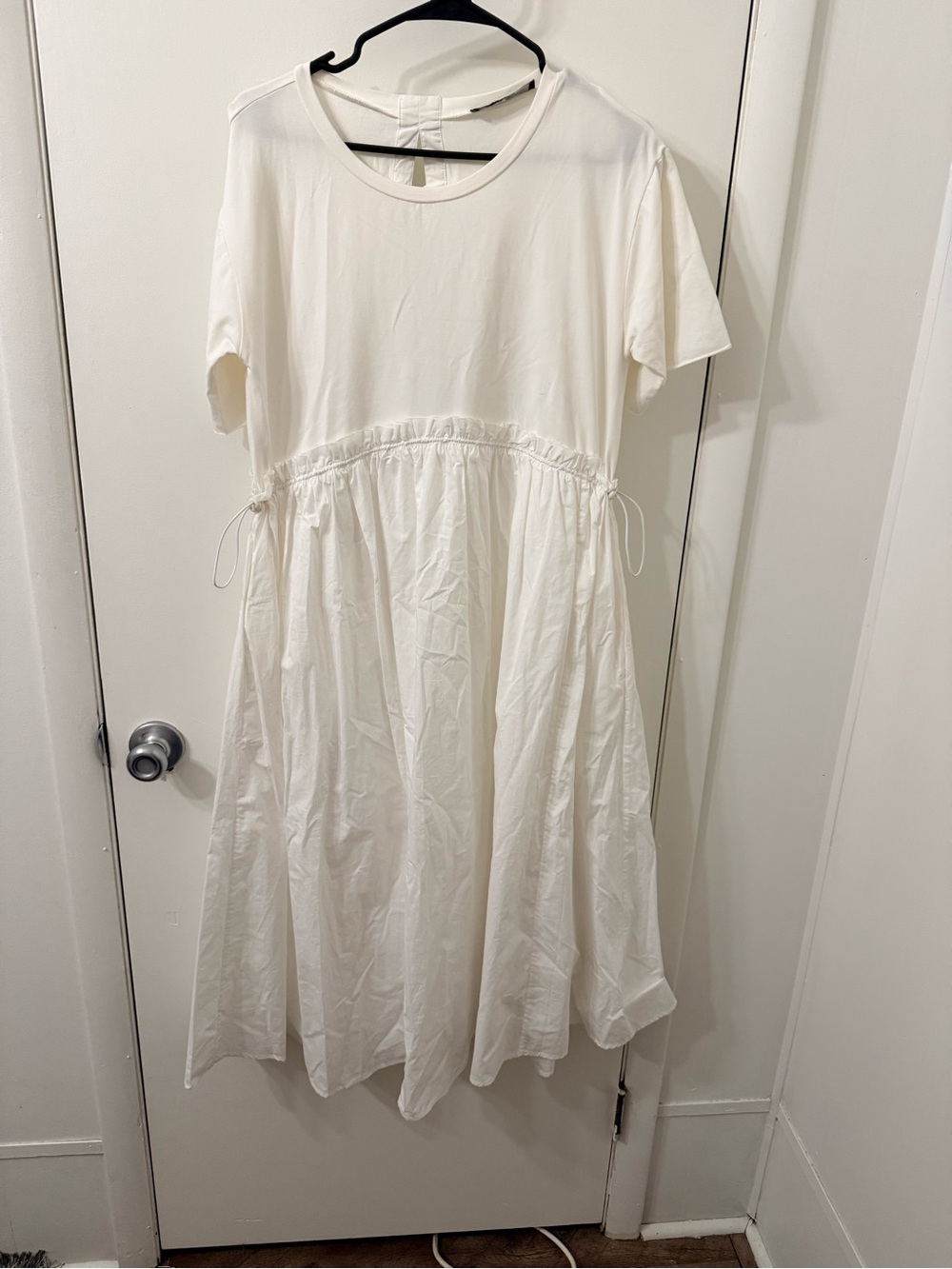 Women’s White Short-Sleeve Midi Tiered Drawstring Dress